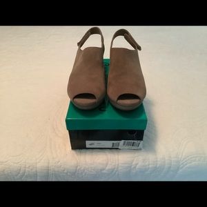 Chocolate Blu Yana Taupe Suede